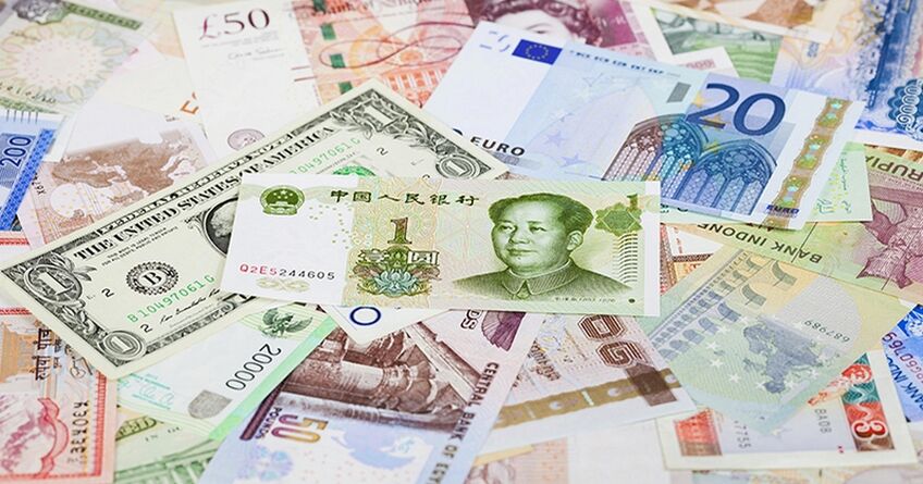 Рубль и&nbsp;евро продолжают дешеветь к&nbsp;сому. Курс валют на&nbsp;4&nbsp;февраля
