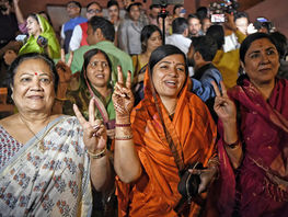 Нижняя палата парламента Индии приняла законопроект о&nbsp;расширении прав женщин
