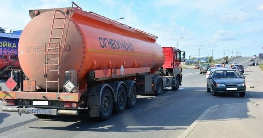 Топливо может резко подорожать: в&nbsp;КР предлагают отменить налоги на&nbsp;ГСМ
