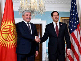 МинКаб төрагасы АКШнын мамлекеттик катчысы менен сүйлөштү. Эмнелер талкууланды?
