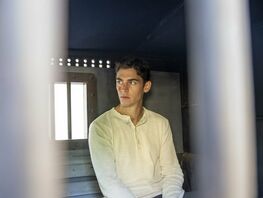 Молодой Холмс от&nbsp;Гая Ричи и&nbsp;динозавры от&nbsp;Спилберга. Что смотреть в&nbsp;начале марта
