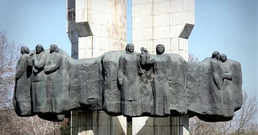 На&nbsp;ремонт монумента &laquo;Дружба народов&raquo; в&nbsp;Бишкеке потратят 32&nbsp;миллиона сомов
