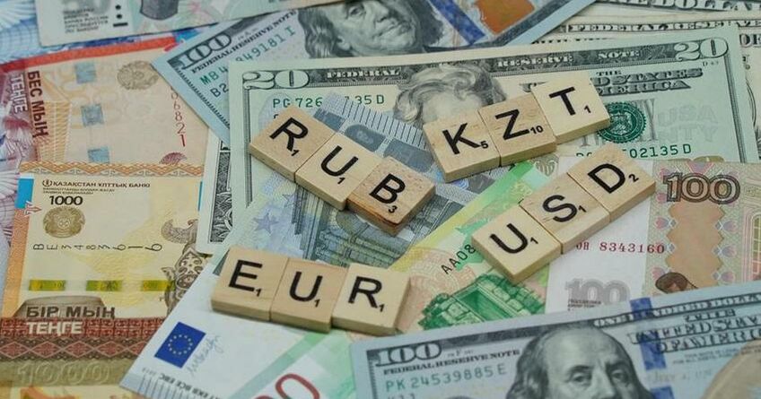 Юань ставит очередной рекорд, рубль стабилен. Курс валют на&nbsp;13&nbsp;февраля
