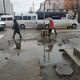 Фото читателя 24.kg. После дождя в центре Бишкека образуется огромная лужа