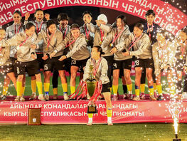 Женская команда по&nbsp;футболу &laquo;Илбирс&raquo; стала чемпионом 2025 года
