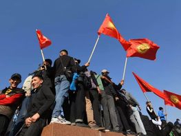 Высокий уровень беспорядков предрекает Кыргызстану издание The Economist
