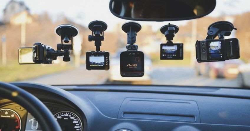 Кабмин намерен обязать водителей оснащать авто видеорегистраторами

