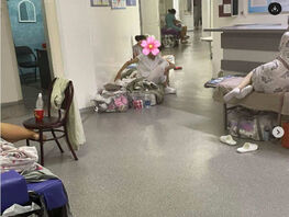 Нагрузка растет. Минздрав Кыргызстана о&nbsp;фотографии рожениц в&nbsp;коридорах роддома
