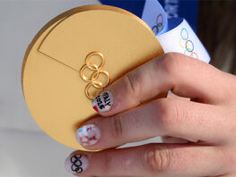 Организаторы Олимпиады разбираются, почему у&nbsp;чемпионов ломаются награды
