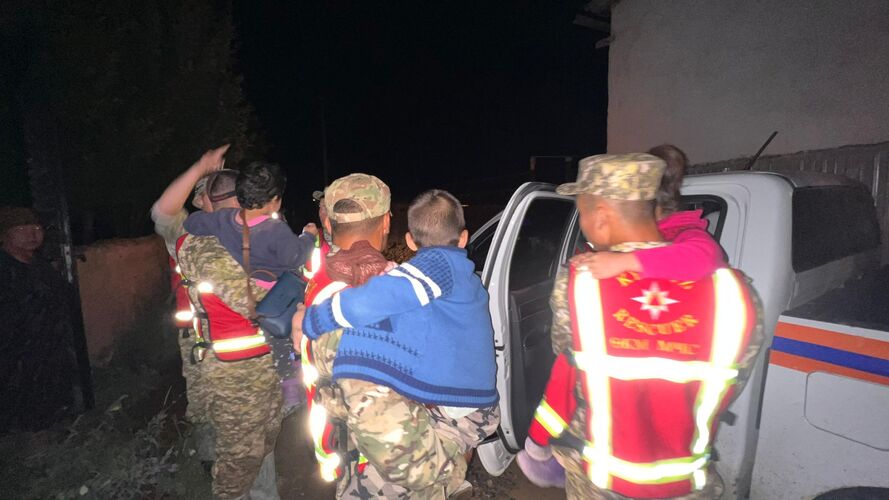 В Баткенском районе сошел сель: эвакуировано 137 человек