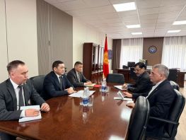 Жакынкы Чыгыш: КР&nbsp;Коопсуздук кеңешинин катчысы жана Ирандын элчиси жолугушту
