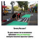 Фото Peshcom. Члены движения покрасили в зеленый цвет велополосу 