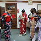 Фото из личного архива Кикуды Каэдэ . В КР она учила искусству надевания кимоно и юкаты