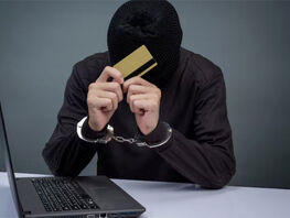 Крупнейшую сеть интернет-мошенников разоблачили в&nbsp;Бишкеке: 180 фигурантов
