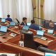 Фото 24.kg. В зале заседаний Жогорку Кенеша присутствует всего 45 депутатов
