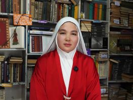Код предков: 19-летняя бишкекчанка собрала коллекцию редких книг об&nbsp;орнаментах
