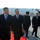 Фото аппарата президента КР. В аэропорту Душанбе Сооронбая Жээнбекова встретил премьер-министр Таджикистана Кохир Расулзада