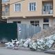 Фото читателя 24.kg. Стройкомпания бросает мусор на обочине