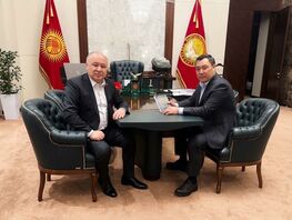 Президент обсудил с&nbsp;Омурбеком Текебаевым власть кочевников и&nbsp;будущее страны
