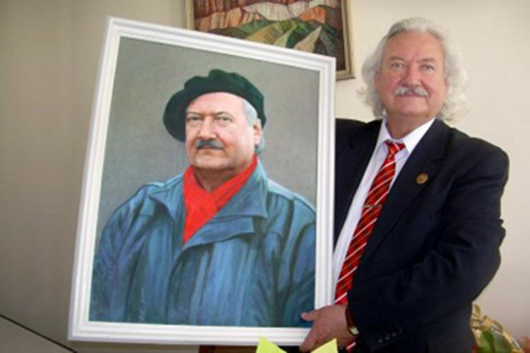 Үй-бүлөнүн жеке архивинен алынды