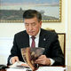 Фото отдела информационной политики аппарата президента КР. Встреча главы государства с поисковиками
