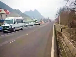 Отремонтированная дорога Ош&nbsp;&mdash; Араван. Для пешеходов нет условий
