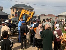 Житель Бишкека попытался покончить с&nbsp;собой во&nbsp;время сноса его дома
