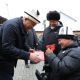 Фото ГКНБ. Ташиев помог достроить дом отцу троих детей, потерявшему ноги в ДТП