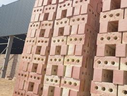 Кирпич и&nbsp;газоблок в&nbsp;Бишкеке: как выбрать материал для строительства
