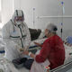 Фото пресс-службы президента. Садыр Жапаров посетил красную зону в Республиканской клинической инфекционной больнице