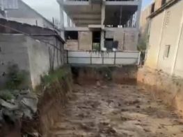 Жительница Кызыл-Аскера в&nbsp;Бишкеке опасается обрушения из-за котлована рядом
