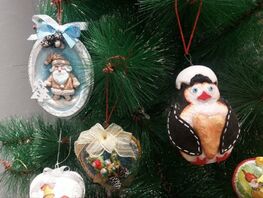 Хрупкое прошлое и&nbsp;яркое настоящее. Как менялись елочные игрушки
