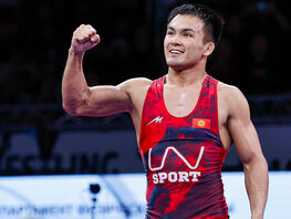 Чемпионат Азии по&nbsp;борьбе. Эрназар Акматалиев и&nbsp;Абдумалик Карачов в&nbsp;полуфинале
