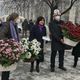 Фото Минкультуры. Возложение цветов к памятнику Чингиза Айтматова