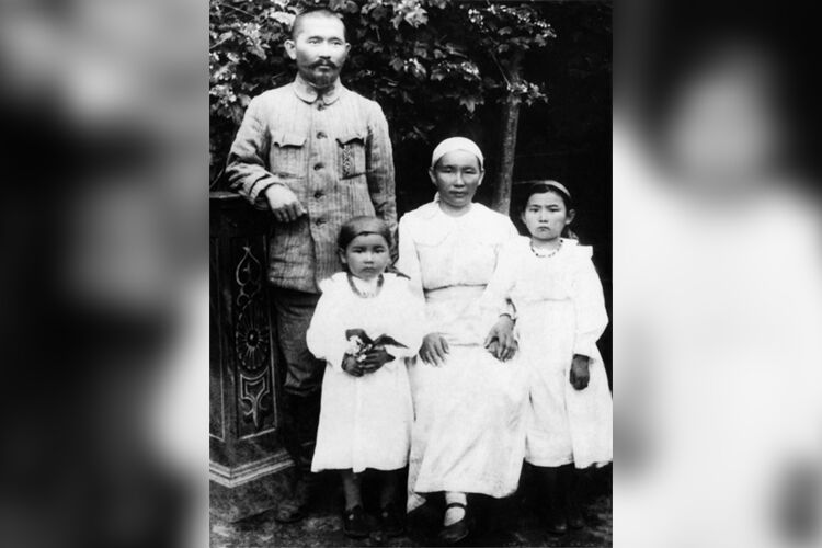 из архива Айдарбековых