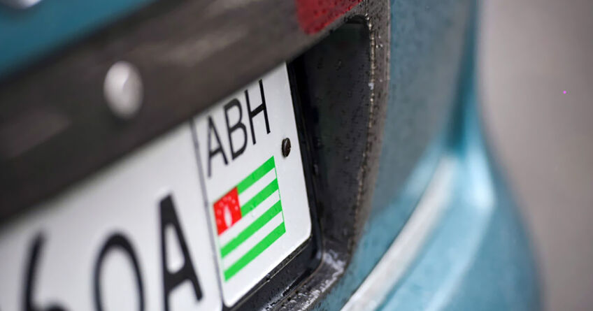 Нелегализованные авто с&nbsp;иностранными номерами вывезут из&nbsp;КР или утилизируют
