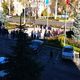 Фото читателя 24.kg. Люди возле здания мэрии Бишкека
