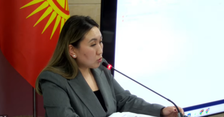 скриншота с прямого эфира