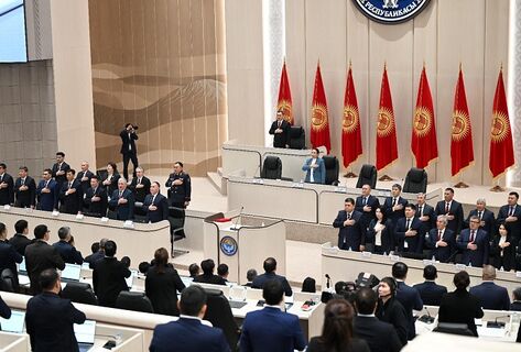 Жогорку Кеңешинин VIII чакырылышынын биринчи сессиясынын ачылыш аземи өттү
