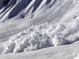 Бийик тоолуу унаа жолдорго кар көчкү түшүүсү күтүлөт
