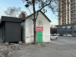 Мэрия обещала сквер, но&nbsp;снова ставит торговые павильоны в&nbsp;центре Бишкека 