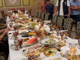 Сыновья Садыра Жапарова и&nbsp;Камчыбека Ташиева позавтракали с&nbsp;Нурмагомедовым
