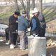 Фото 24.kg. Прибывших из Казахстана беженцев угощают горячей едой