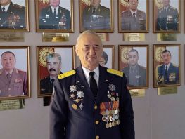 Полвека за&nbsp;штурвалом Ми-8: история кыргызстанского пилота Сайфутдина Азизова
