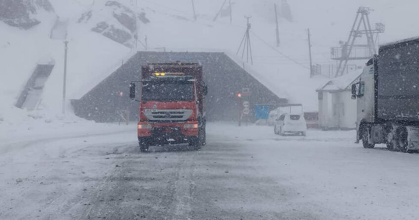 Штормовое предупреждение. В&nbsp;горных районах ожидается сход лавин
