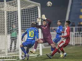 Футбольная команда &laquo;Барс&raquo; из&nbsp;Каракола стала чемпионом страны в&nbsp;сезоне-2025
