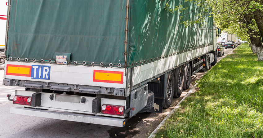 В&nbsp;Бишкеке введено временное ограничение на&nbsp;движение грузовиков. Условия
