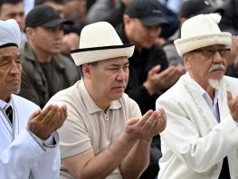 Президент поздравил кыргызстанцев с&nbsp;праздником Курман айт
