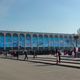 Фото 24.kg. В Бишкеке на центральной площади собралось примерно 500 человек