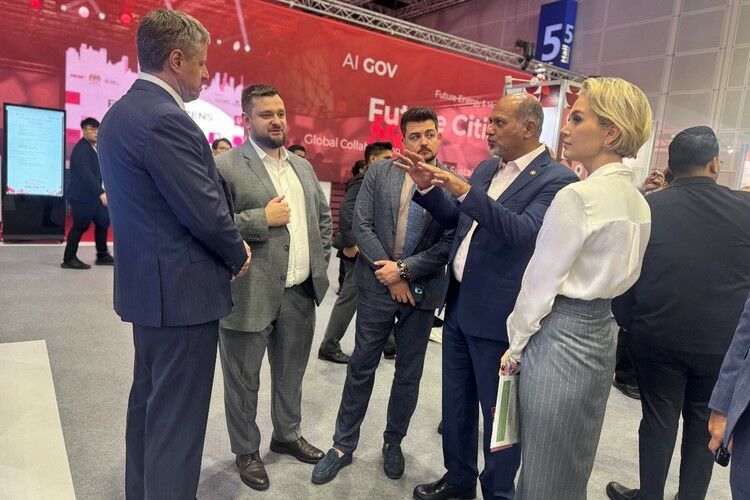 организаторов